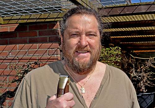 24-4-2016 shaving 062 hans van meer 500